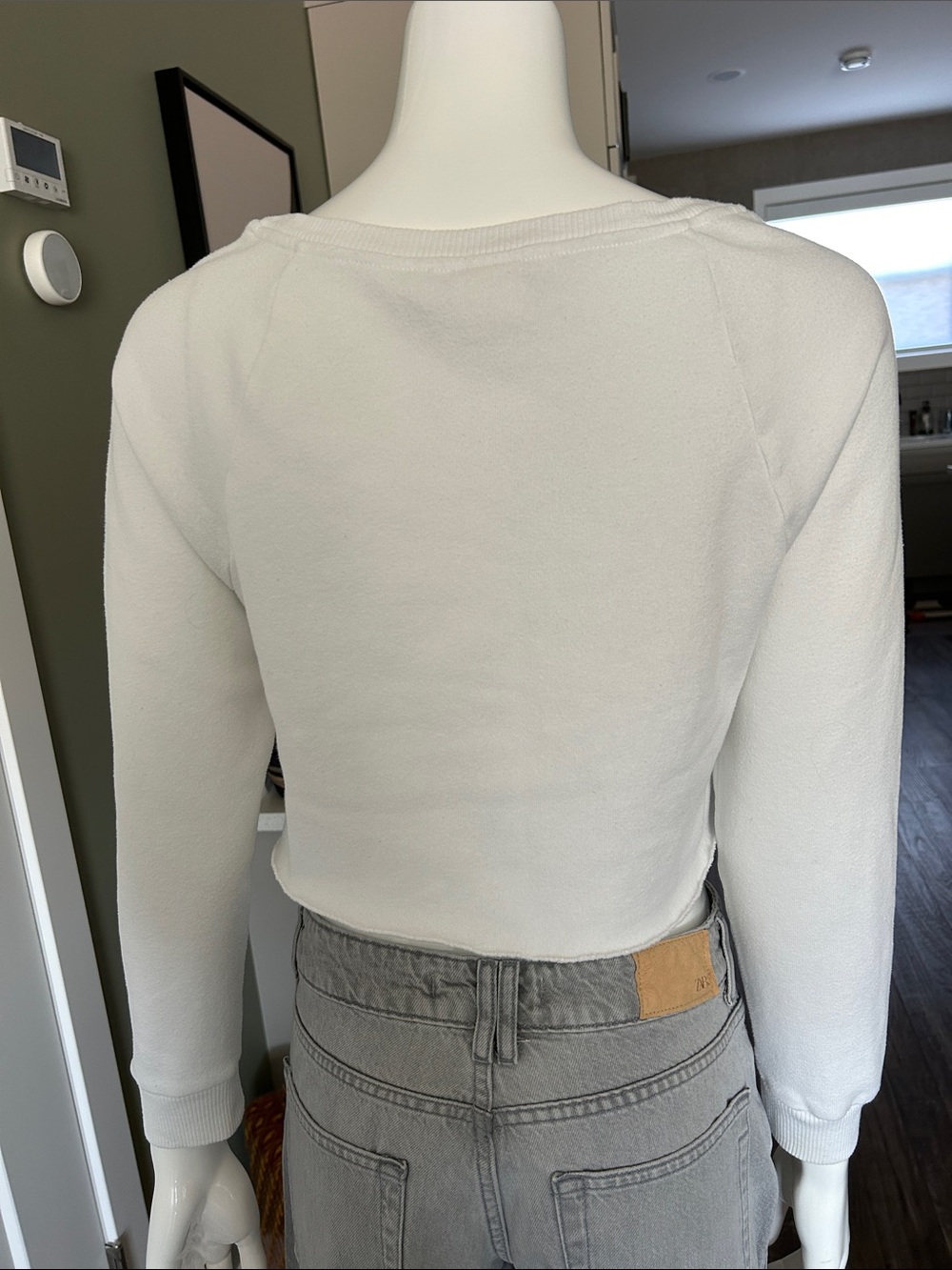 Abercrombie & Fitch “720 Fifth Avenue” Cropped Sweatshirt – Size Small - Picture 8 of 9